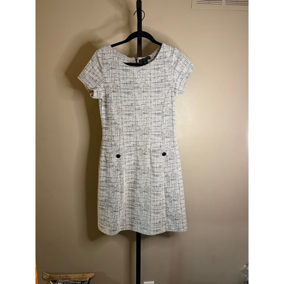 Tahari Dresses & Skirts - Tahari Womens Black White Crosshatch Short Sleeve Sheath Dress Size 4